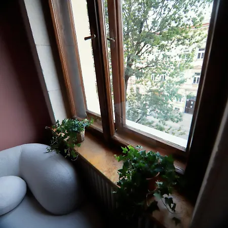 Rose & Thyme Artisan In Old Town *