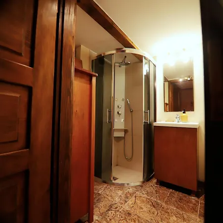 Rose & Thyme Artisan In Old Town Apartmán *