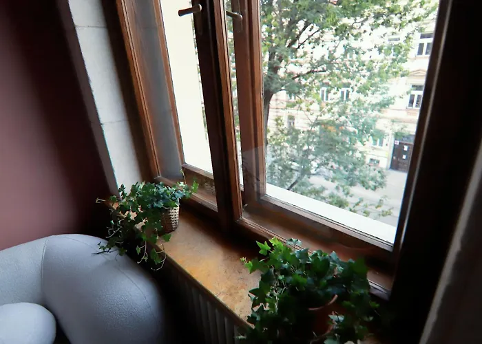 Rose & Thyme Artisan In Old Town *