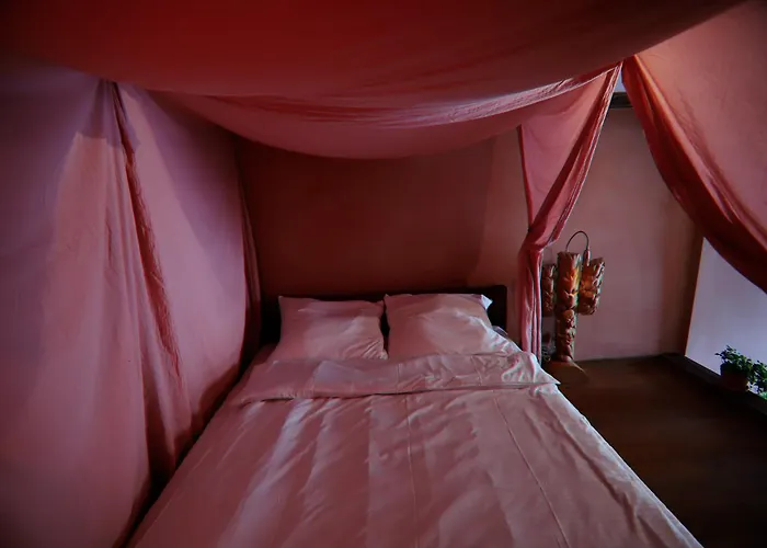 Rose & Thyme Artisan In Old Town