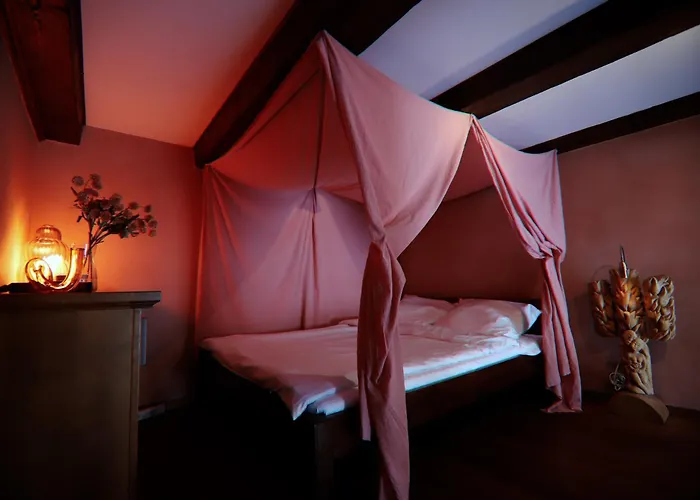 Rose & Thyme Artisan In Old Town