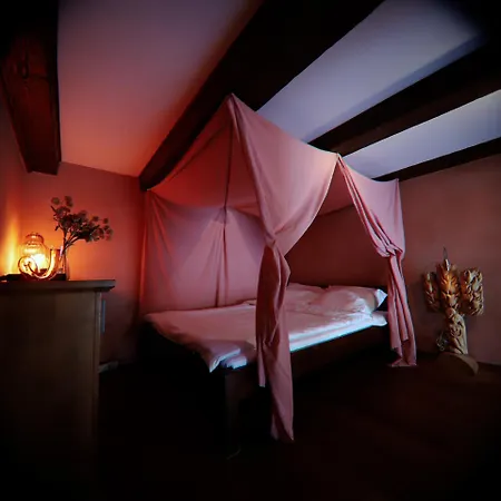 Rose & Thyme Artisan In Old Town